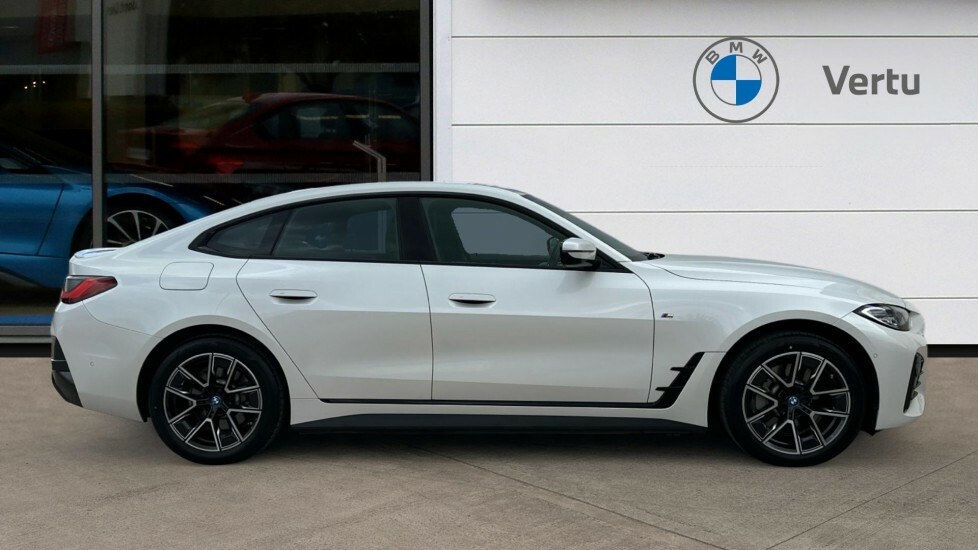 BMW i4 M Sport White #3