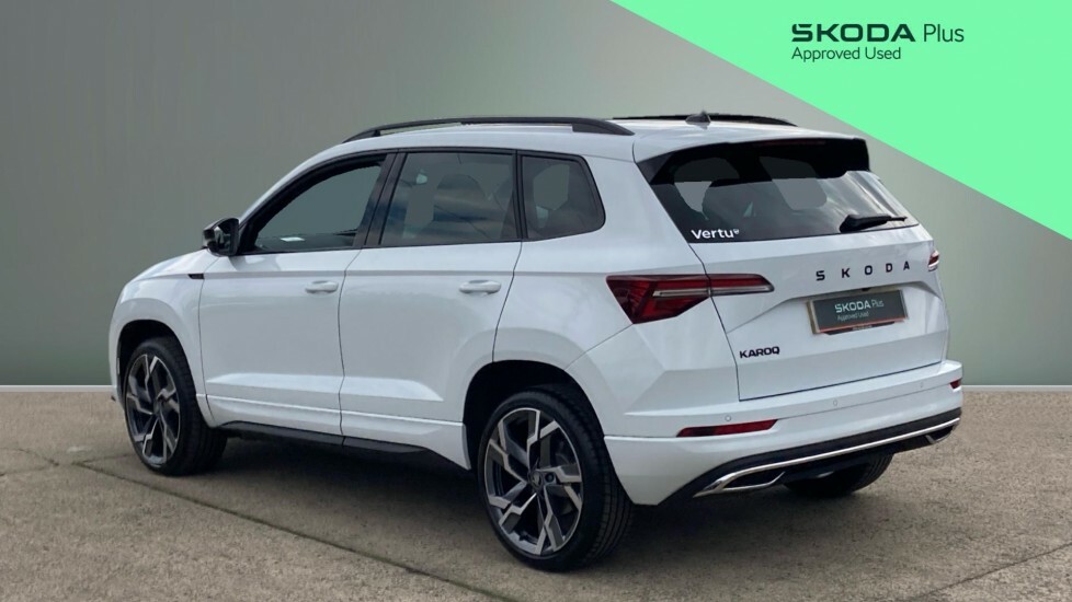 Skoda Karoq Sportline Edition White #3