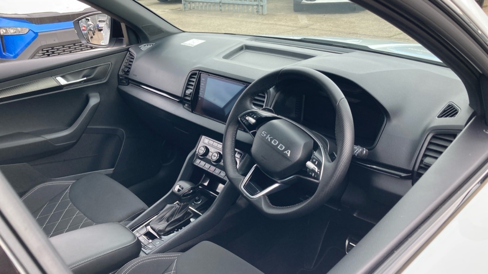 Skoda Karoq Sportline Edition White #6