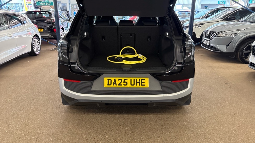 Ford Explorer Premium Black #4