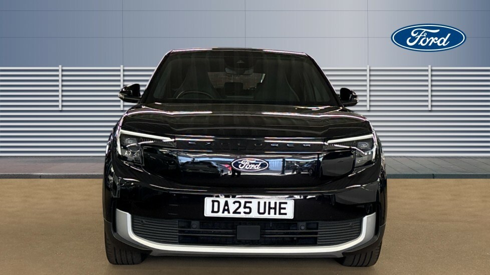 Ford Explorer Premium Black #3