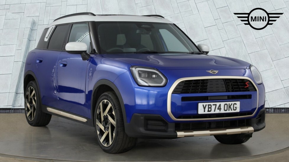 Mini Countryman Countryman Exclusive C Mhev A Black #1