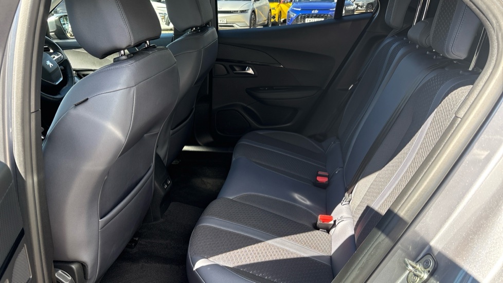 Peugeot 2008 1.2 Puretech 130 Allure Premium Blue #16