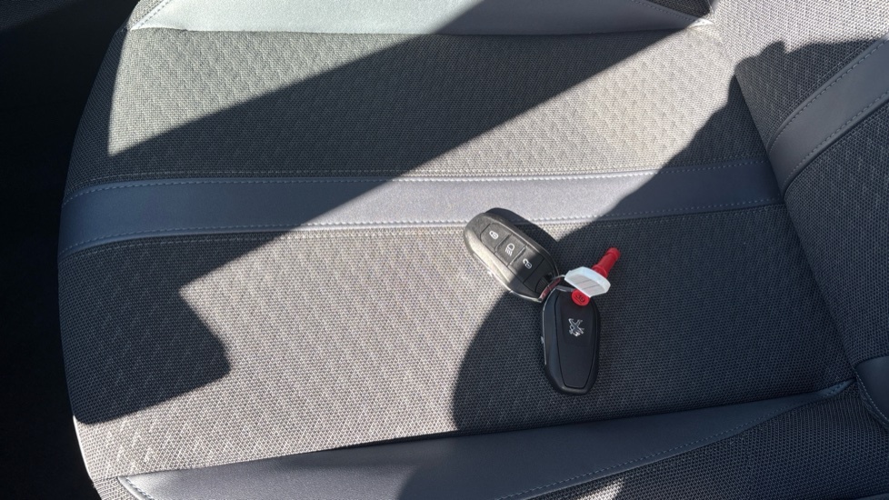Peugeot 2008 1.2 Puretech 130 Allure Premium Blue #19