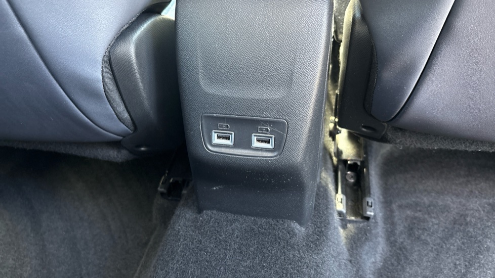 Peugeot 2008 1.2 Puretech 130 Allure Premium Blue #44