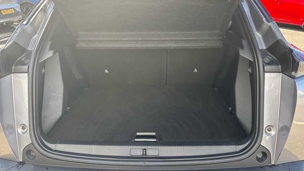 Peugeot 2008 1.2 Puretech 130 Allure Premium Blue #4