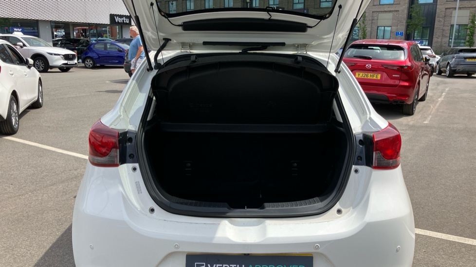Mazda 2 Gt Sport White #4