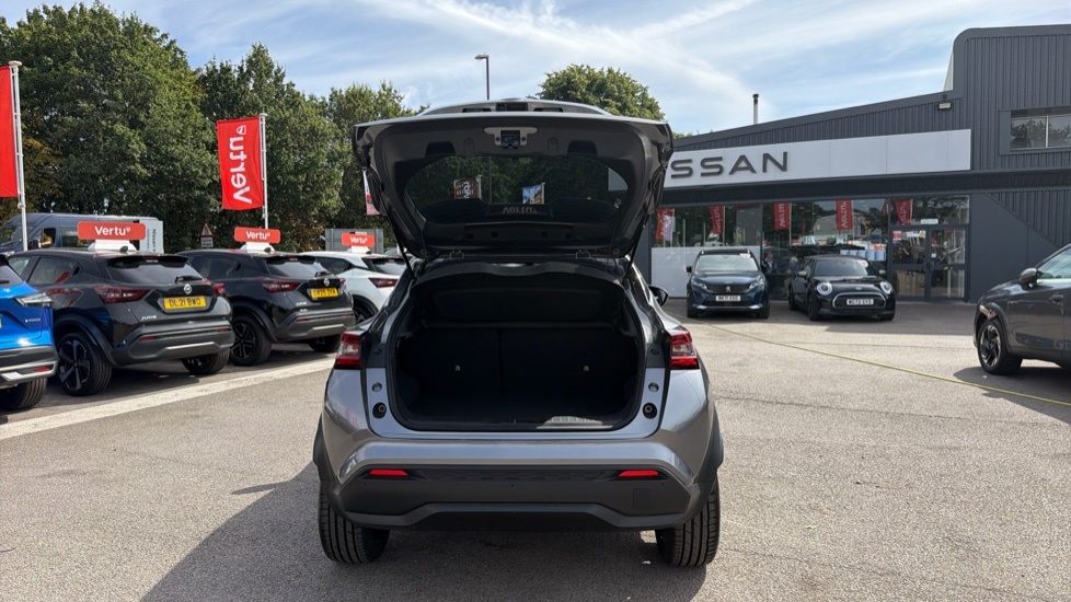 Nissan Juke Tekna Grey #4