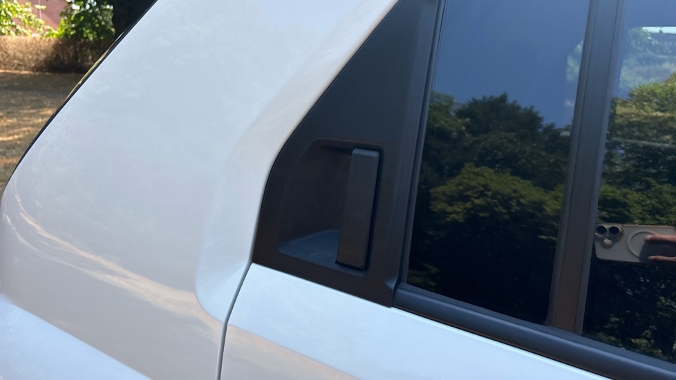 Hyundai Inster 85Kw Cross 49Kwh Beige #26