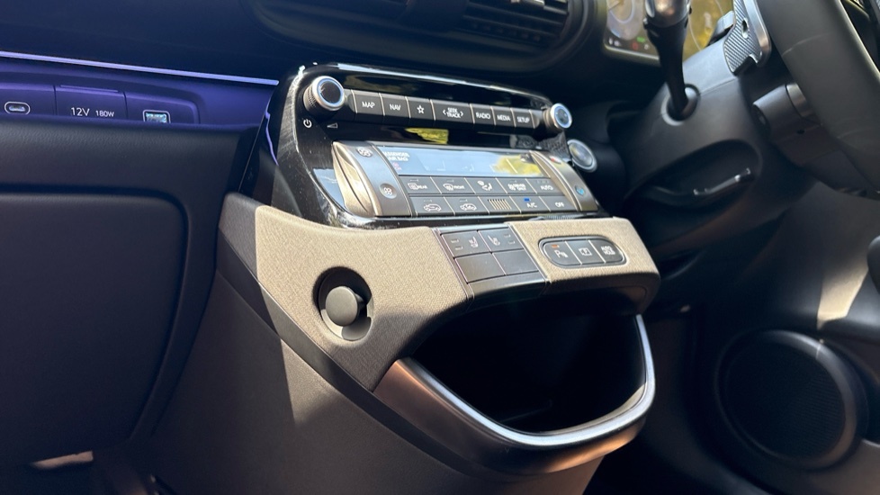 Hyundai Inster 85Kw Cross 49Kwh Beige #13
