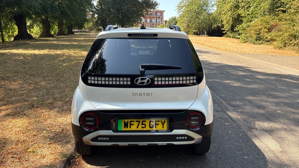Hyundai Inster 85Kw Cross 49Kwh Beige #28