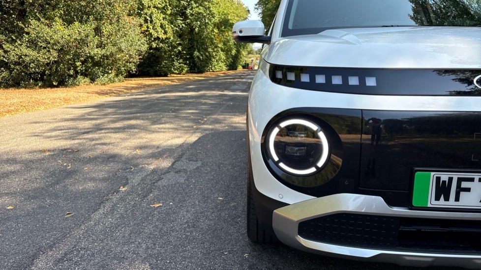 Hyundai Inster 85Kw Cross 49Kwh Beige #23