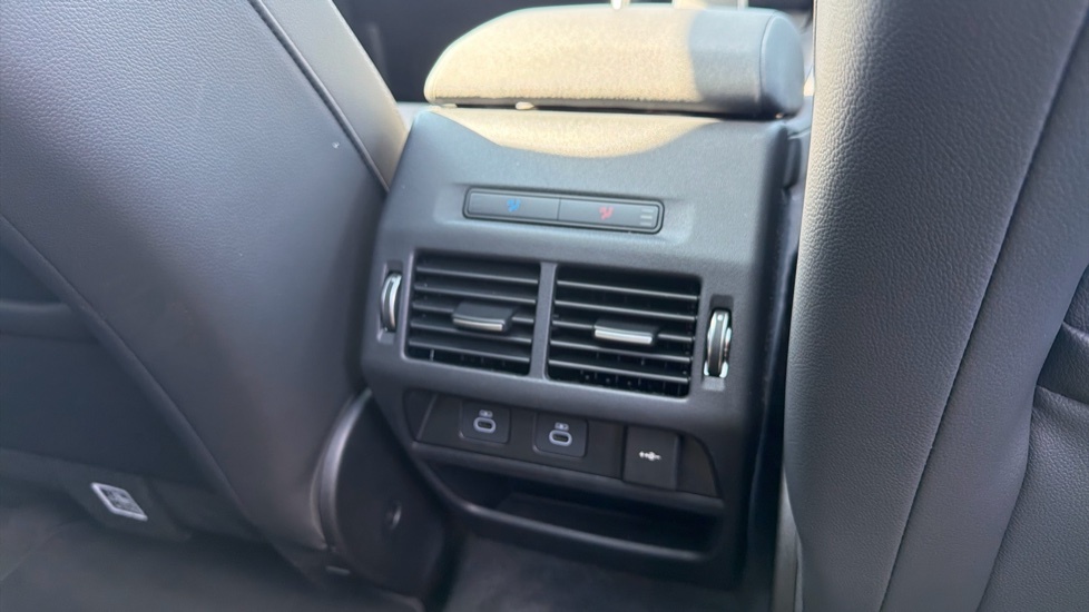 Land Rover Discovery Sport 2.0 D165 Dynamic Se 5 Seat Black #18
