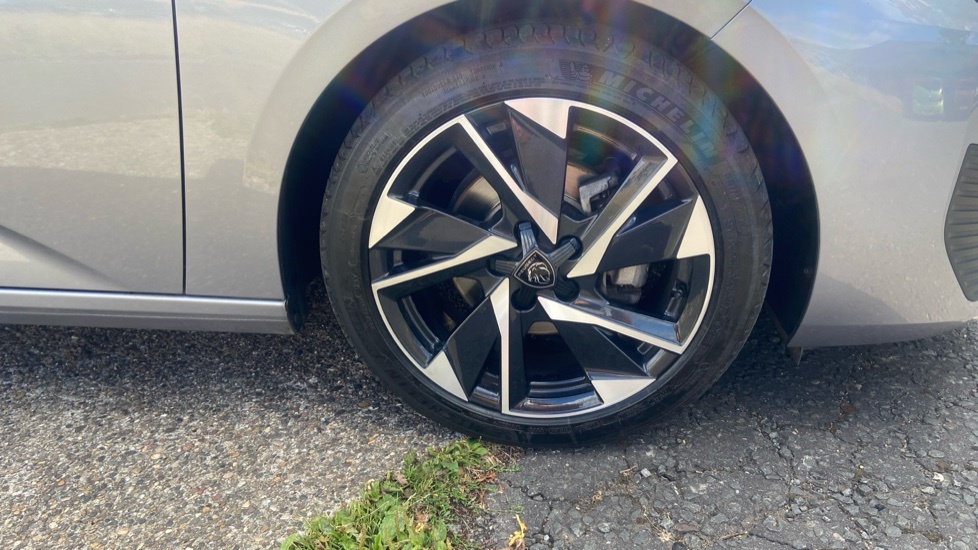 Peugeot 308 1.2 Puretech Allure Premium Eat8 Green #46