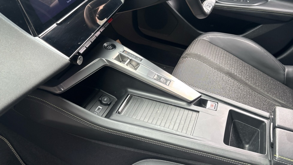 Peugeot 308 115Kw First Edition 54Kwh Grey #12