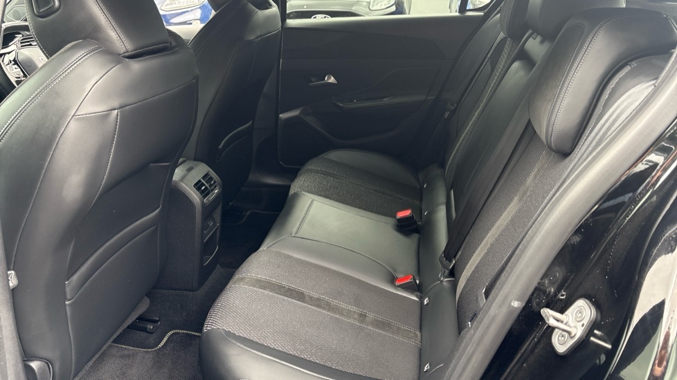 Peugeot 308 115Kw First Edition 54Kwh Grey #14