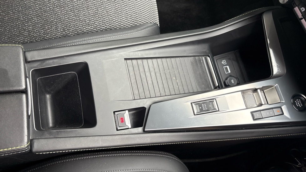 Peugeot 308 115Kw First Edition 54Kwh Grey #28