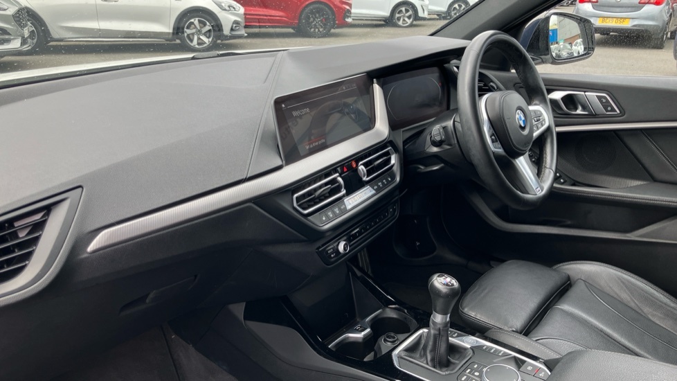 BMW 1 Series 118I M Sport White #9