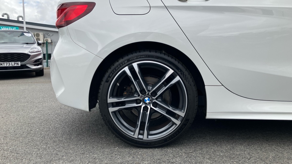 BMW 1 Series 118I M Sport White #7