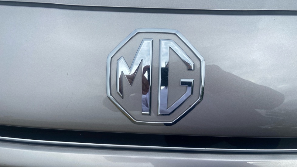 MG HS 1.5 Hybrid Trophy Suv Hybrid Euro Red #36