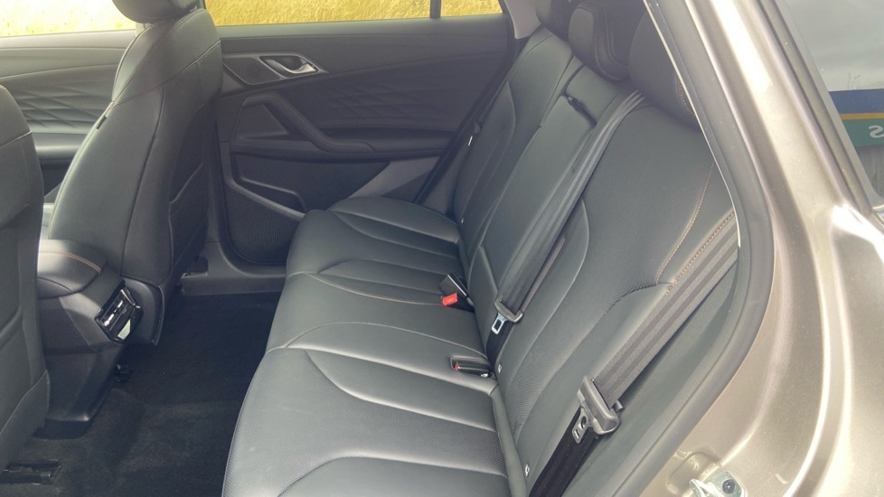 MG HS 1.5 Hybrid Trophy Suv Hybrid Euro Red #16