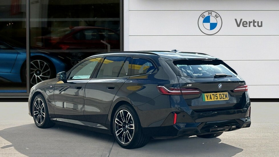 BMW i5 M Sport Grey #2