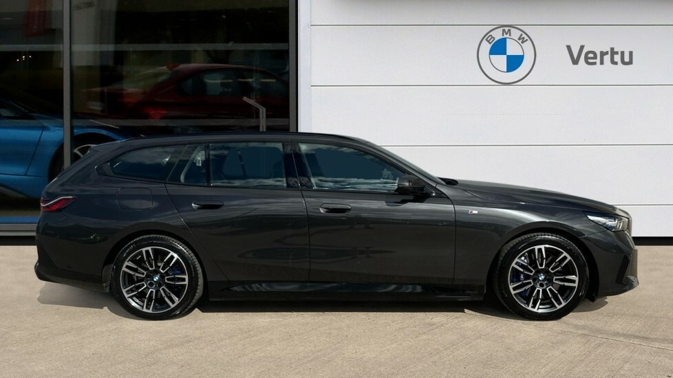 BMW i5 M Sport Grey #3