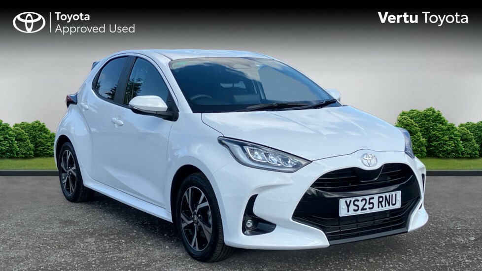 Toyota Yaris Design White