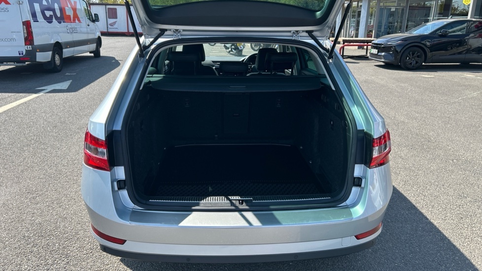 Skoda Superb Se Technology Silver #4