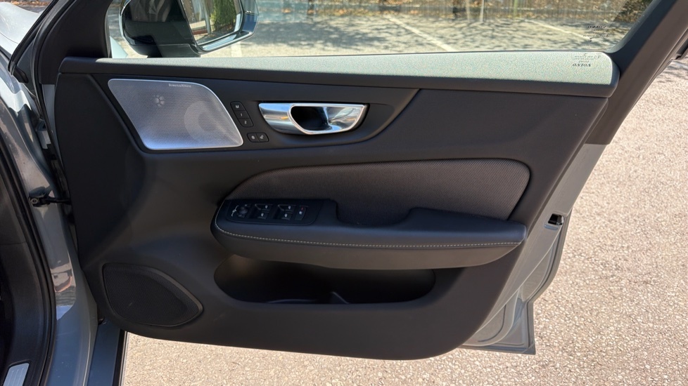 Volvo S60 Recharge R-design, T8 Awd Plug-in Hybrid Black #27