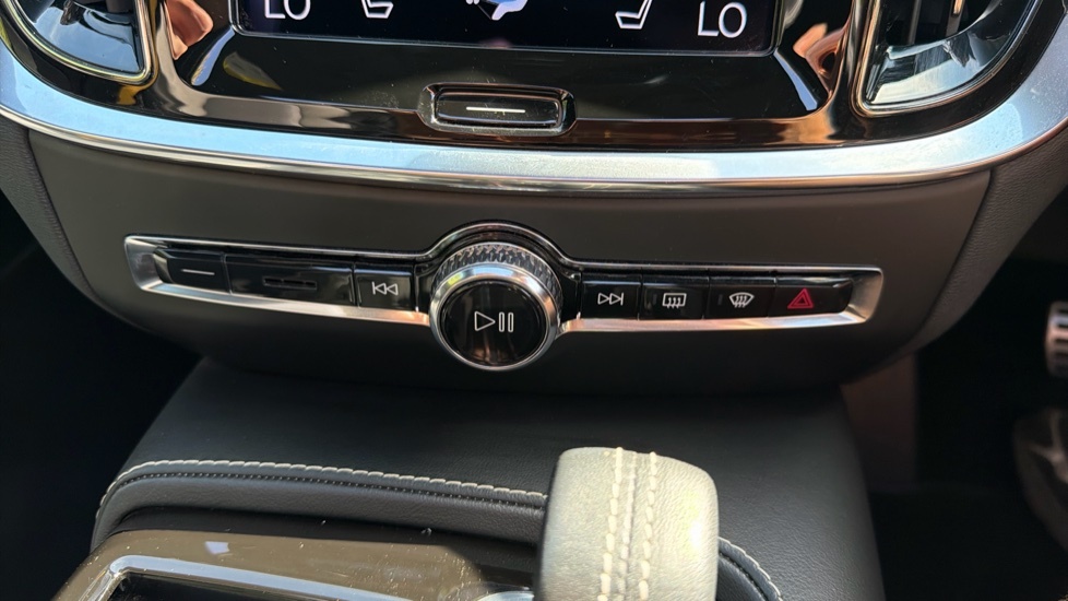 Volvo S60 Recharge R-design, T8 Awd Plug-in Hybrid Black #38