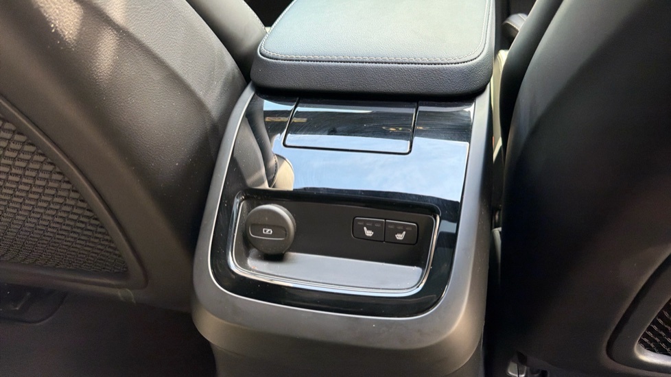 Volvo S60 Recharge R-design, T8 Awd Plug-in Hybrid Black #57