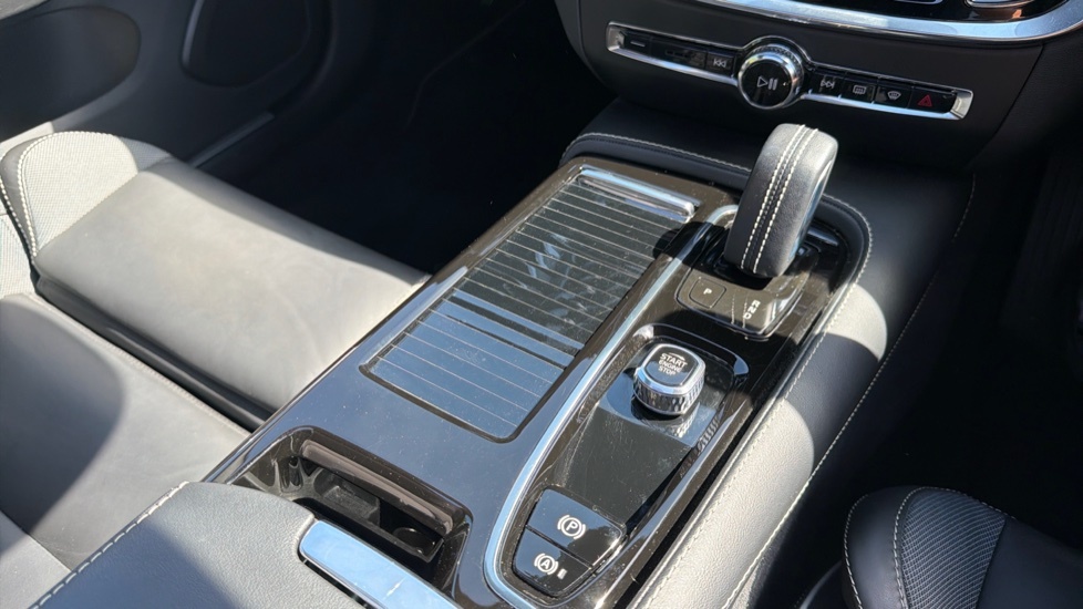 Volvo S60 Recharge R-design, T8 Awd Plug-in Hybrid Black #37
