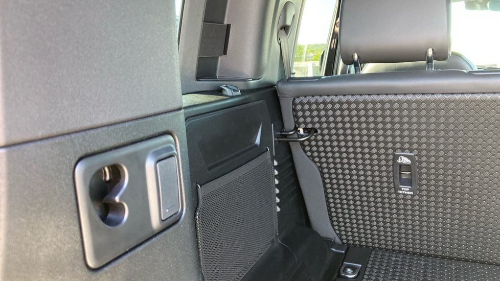 Land Rover Defender 110 2.0 P300e X-dynamic Se 110 Estate SV26OVY Black #26