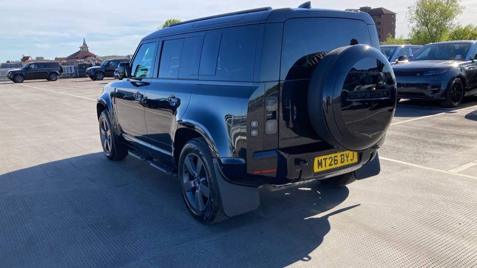 Land Rover Defender 110 2.0 P300e X-dynamic Se 110 Estate SV26OVY Black #32