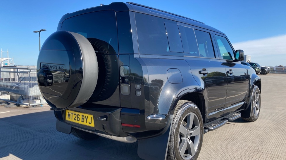 Land Rover Defender 110 2.0 P300e X-dynamic Se 110 Estate SV26OVY Black #29