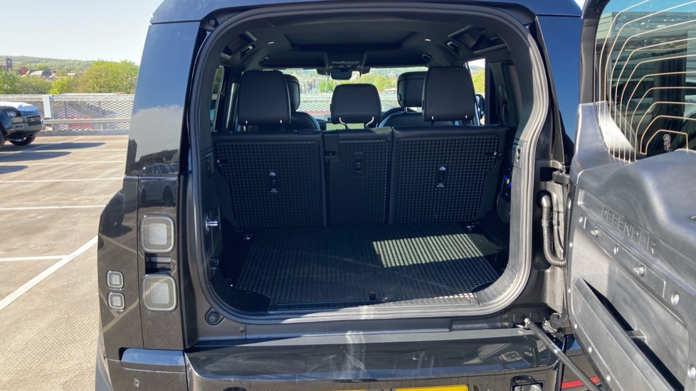 Land Rover Defender 110 2.0 P300e X-dynamic Se 110 Estate SV26OVY Black #10