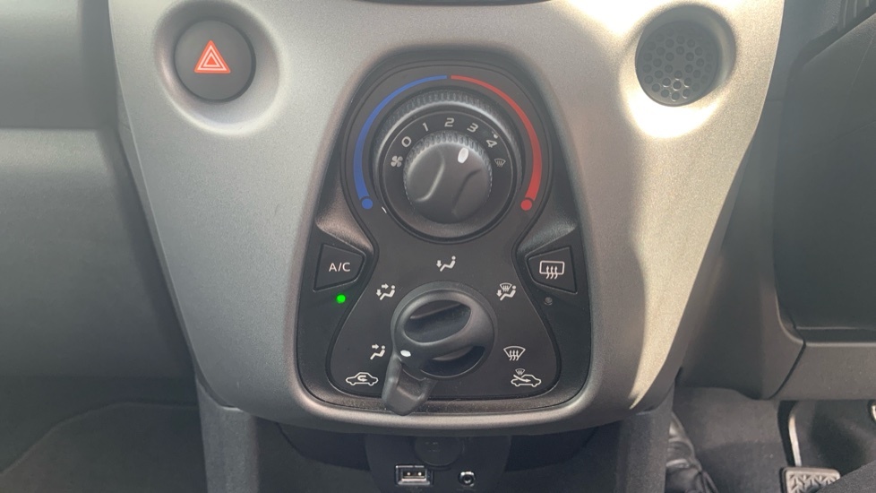 Toyota Aygo X Vvt-i X-play Tss White #31
