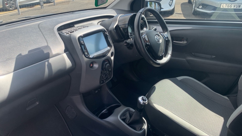 Toyota Aygo X Vvt-i X-play Tss White #9