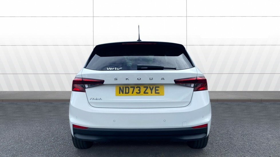 Skoda Fabia Colour Edition White #6