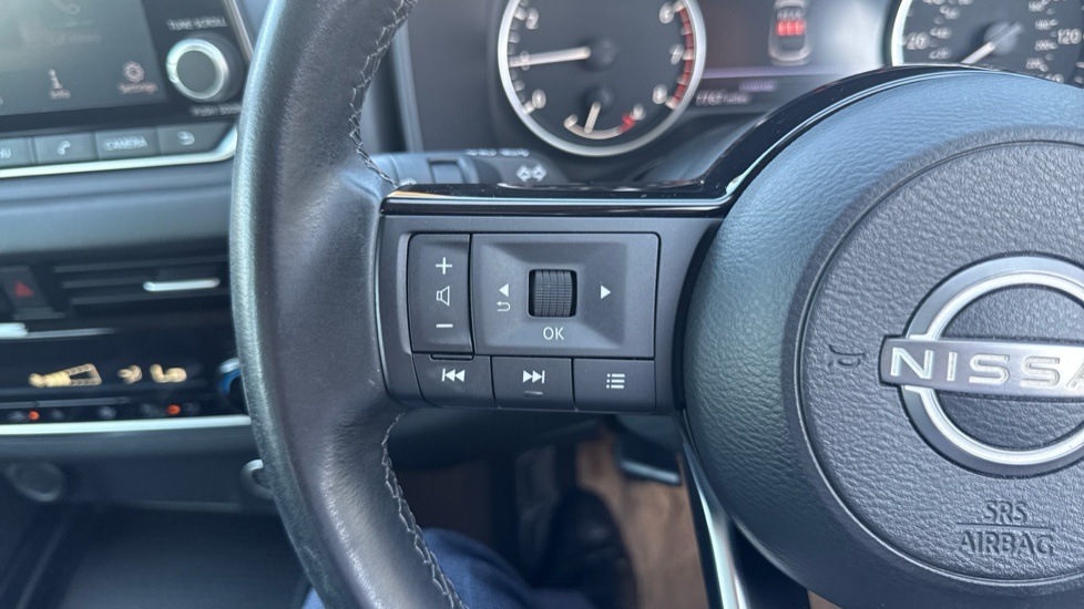 Nissan Qashqai Qashqai 1.5 E-power N-connecta Hatchback Blue #24