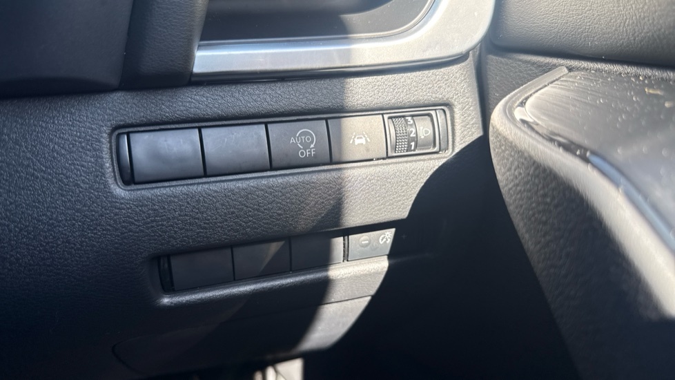 Nissan Qashqai Qashqai 1.5 E-power N-connecta Hatchback Blue #28