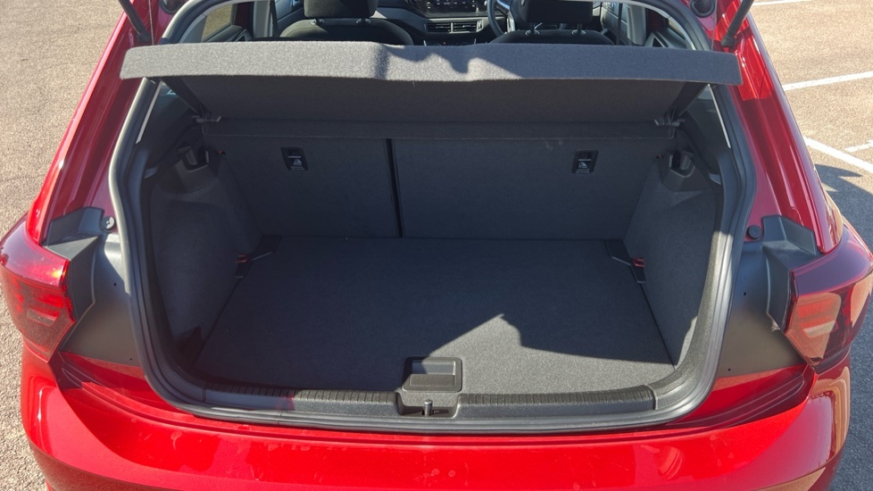 Volkswagen Polo Match Red #4