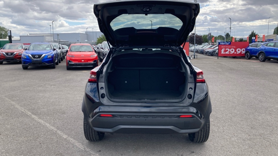 Nissan Juke Tekna Black #4