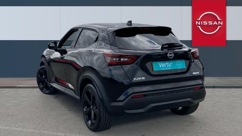 Nissan Juke Tekna Black #2