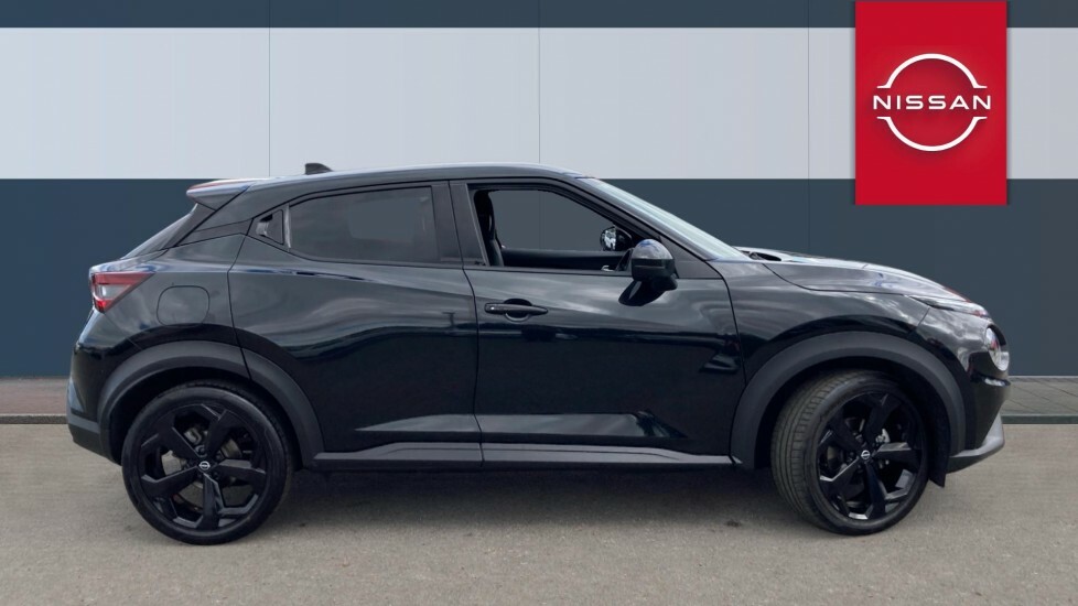 Nissan Juke Tekna Black #5