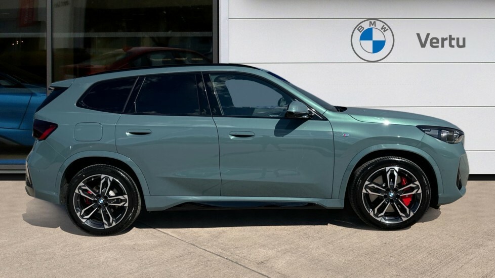 BMW X1 M Sport Green #3