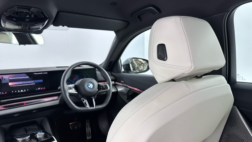 BMW i5 442Kw M60 Xdrive 84Kwh 2025 Black #44