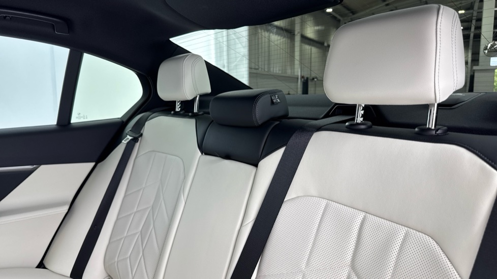 BMW i5 442Kw M60 Xdrive 84Kwh 2025 Black #41