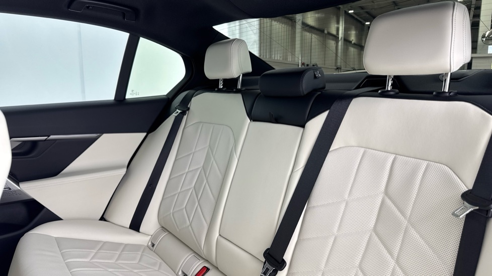 BMW i5 442Kw M60 Xdrive 84Kwh 2025 Black #12